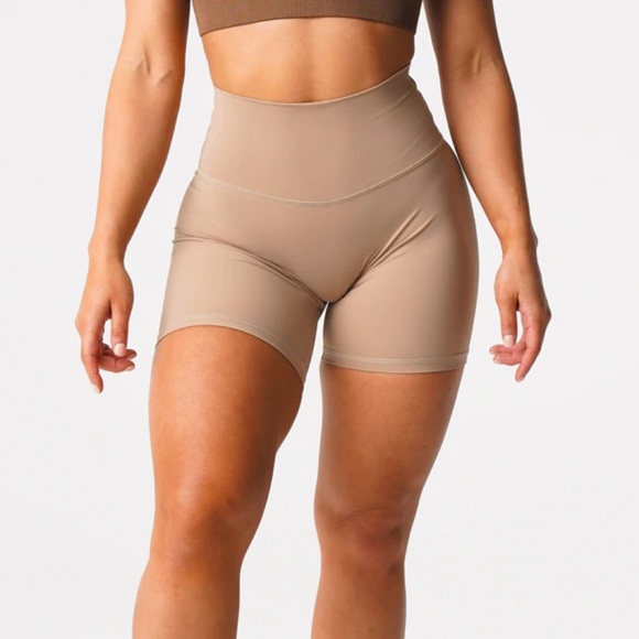 NVGTN Pants - NVGTN LATTE SIGNATURE 2.0 SHORTS